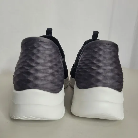 Skechers Women's Black Hands Free Slip-Ins Ultra Flex 3.0 Sneaker Shoe - Size 10