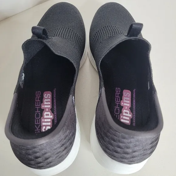 Skechers Women's Black Hands Free Slip-Ins Ultra Flex 3.0 Sneaker Shoe - Size 10