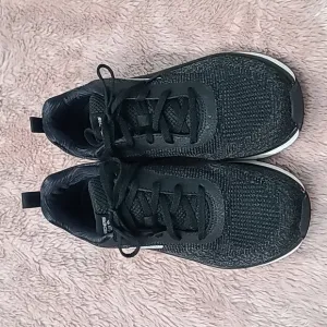 Skechers Women's D'Lux Walker Commuter Black Athletic and Training Shoes Used