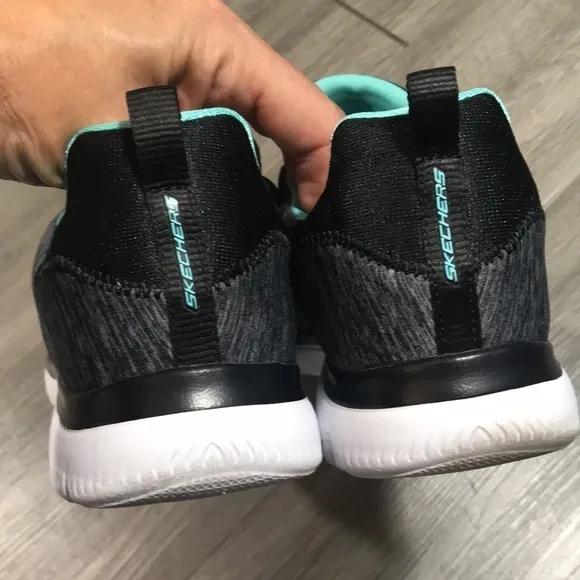 Skechers Women's Summits Quick Getaway Black/L-Blue Slip On Shoes-Asst Size 9.5