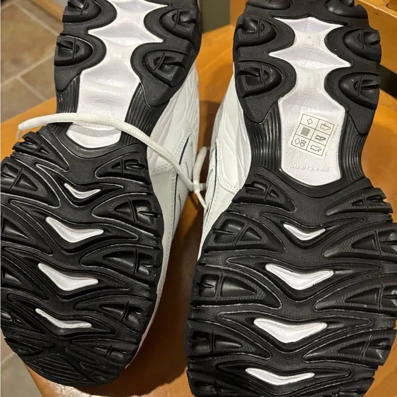 Sketchers Sports shoes new never worn