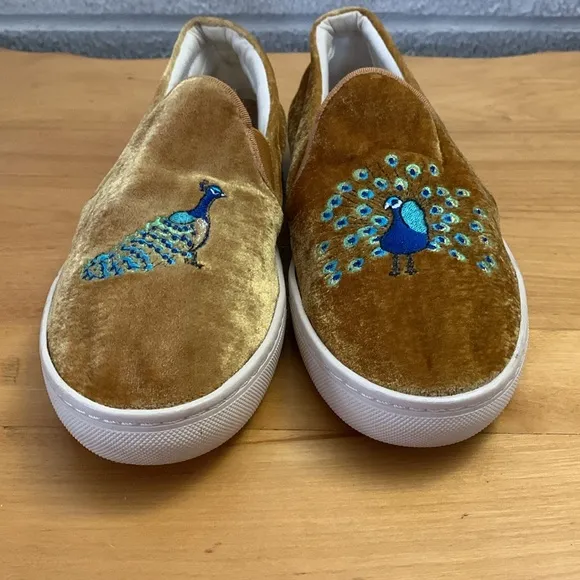 Soludos Velvet Women's Size 9 Gold Loafer Sneaker Peacock Embroidered Slip On