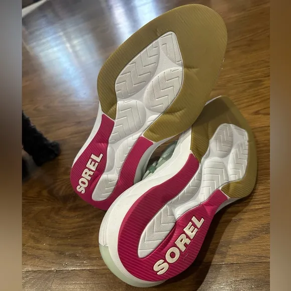 Sorel gym shoes,