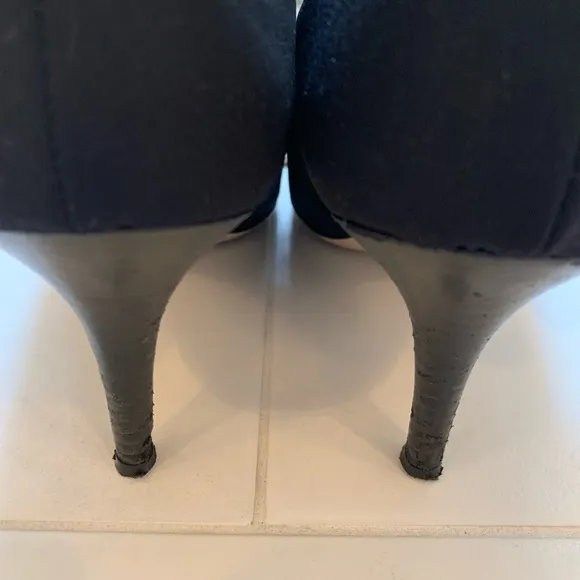 Stuart Weitzmsn Vero Cuoip Black Stretch Ankle Booties