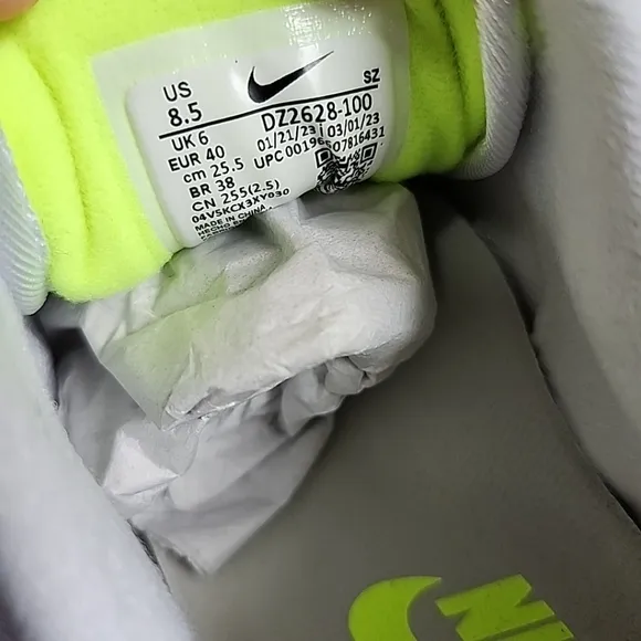 Sz 8.5 W Nike Air Max 1 87' White Volt Yellow Shoes DZ2628-100 Women’s Running
