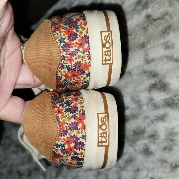 Toas Twnnis Shoes