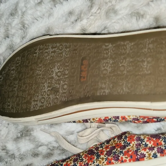 Toas Twnnis Shoes