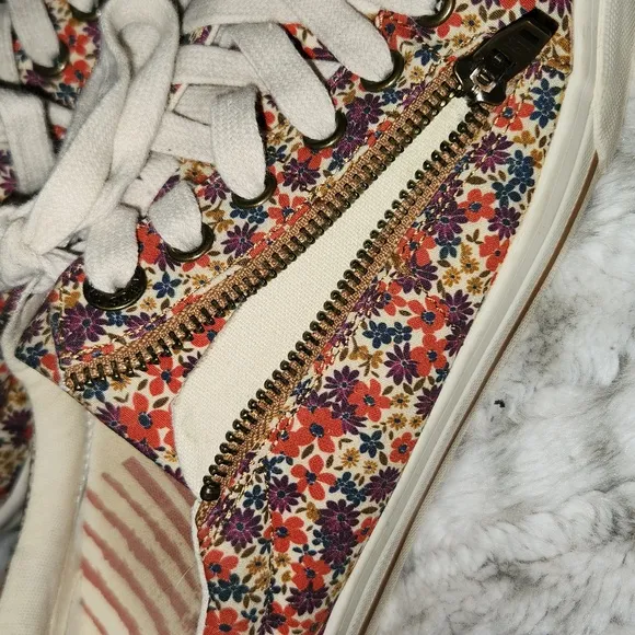 Toas Twnnis Shoes