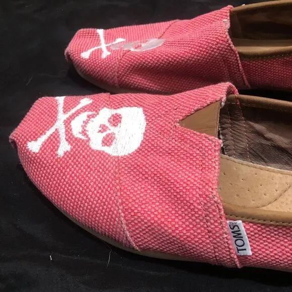 TOMS pink with white skull shoes - unknown size 8-1/2 to 9 maybe VERY CUTE