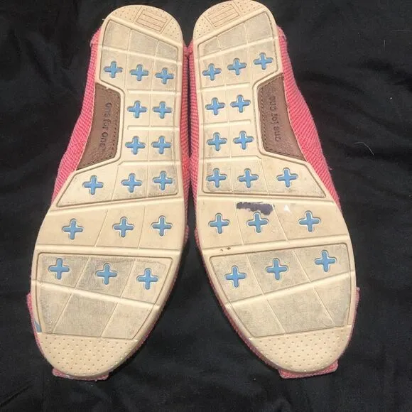 TOMS pink with white skull shoes - unknown size 8-1/2 to 9 maybe VERY CUTE