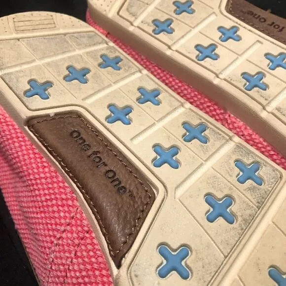 TOMS pink with white skull shoes - unknown size 8-1/2 to 9 maybe VERY CUTE