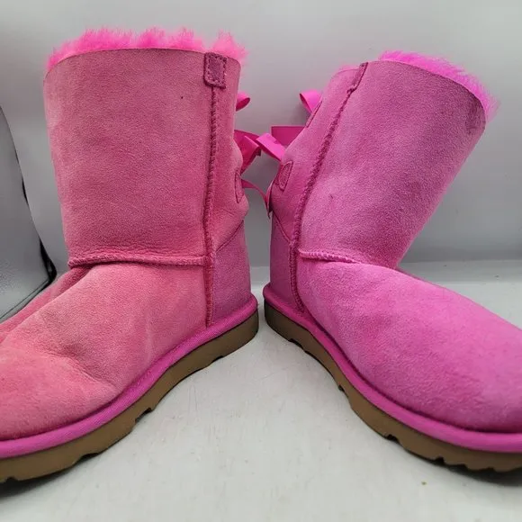 Ugg Bailey Bow II Girls Size 4 Pink Blossom Boots Pull On Casual Walking School