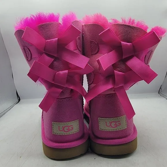 Ugg Bailey Bow II Girls Size 4 Pink Blossom Boots Pull On Casual Walking School