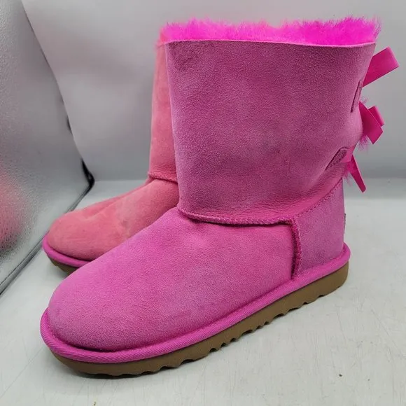 Ugg Bailey Bow II Girls Size 4 Pink Blossom Boots Pull On Casual Walking School