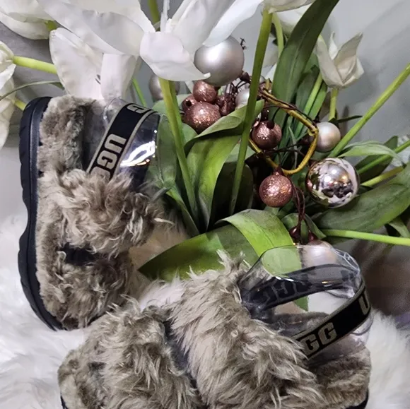Ugg Fluff Sugar Women Sandal shoes size6 new