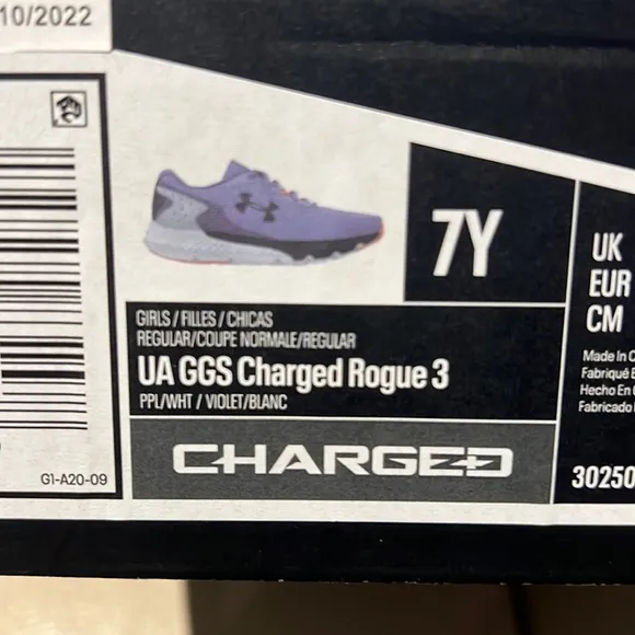 Under Armour Charged Rogue 3 Running Shoe Sz 7Y