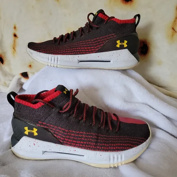 Under Armour UA Heat Seeker Mens Red Black Sneakers Shoes Sz 11 Basketball EUC