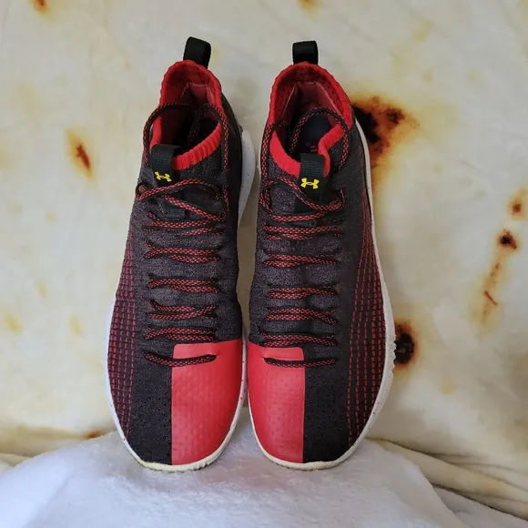 Under Armour UA Heat Seeker Mens Red Black Sneakers Shoes Sz 11 Basketball EUC