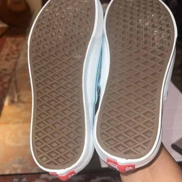 UNISEX Vans slip on striped sneakers Women’s 8.5, Men’s size 5 ..(7-7.5 women)