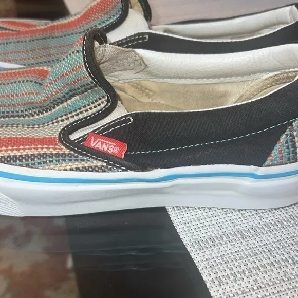 UNISEX Vans slip on striped sneakers Women’s 8.5, Men’s size 5 ..(7-7.5 women)