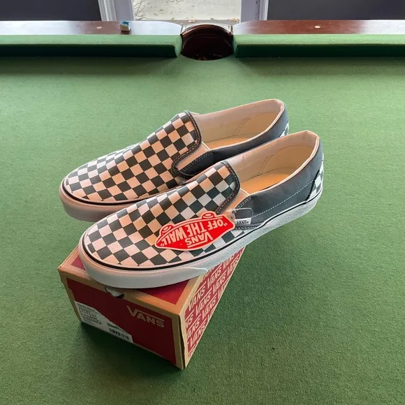 Vans Checkerboard classic Slip-On Shoes color theory blue and White like new 11