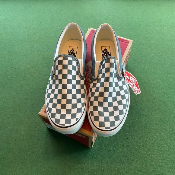 Vans Checkerboard classic Slip-On Shoes color theory blue and White like new 11