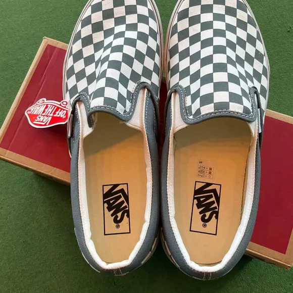 Vans Checkerboard classic Slip-On Shoes color theory blue and White like new 11
