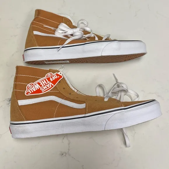 VANS GOLDEN BROWN/ TRUE WHITE SK8 HI SEUDE SNEAKER U.S MENS  SZ. 11.5/WO 13