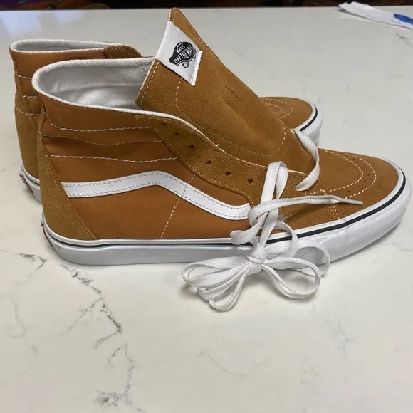 VANS GOLDEN BROWN/ TRUE WHITE SK8 HI SEUDE SNEAKER U.S MENS  SZ. 11.5/WO 13