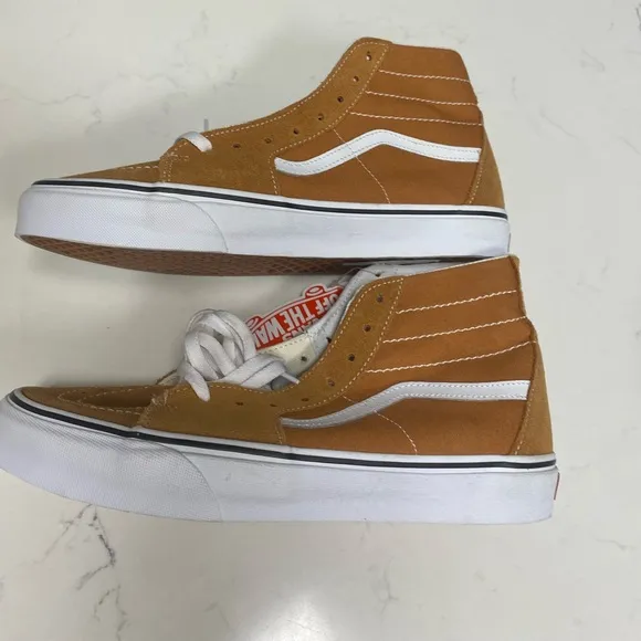 VANS GOLDEN BROWN/ TRUE WHITE SK8 HI SEUDE SNEAKER U.S MENS  SZ. 11.5/WO 13