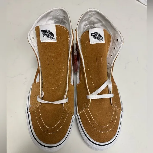 VANS GOLDEN BROWN/ TRUE WHITE SK8 HI SEUDE SNEAKER U.S MENS  SZ. 11.5/WO 13