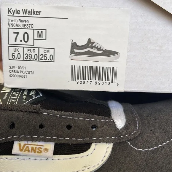 Vans Men’s Kyle Walker(Twill) RavenVN0A5JIE87CSneakers - athletic shoes