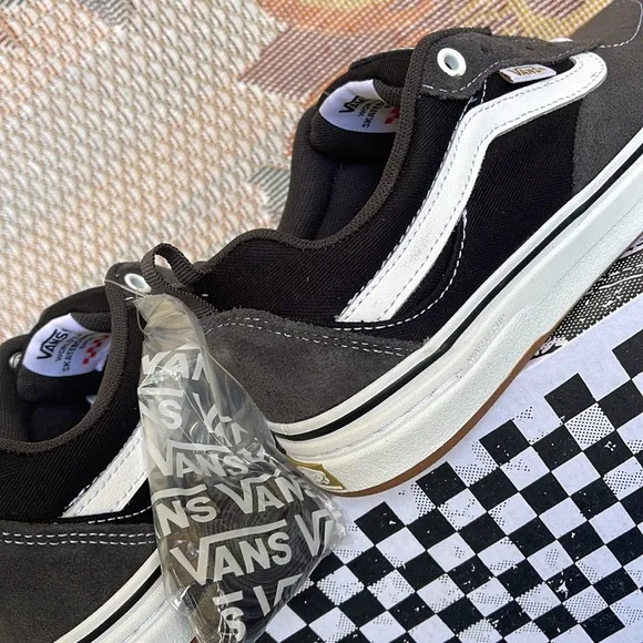 Vans Men’s Kyle Walker(Twill) RavenVN0A5JIE87CSneakers - athletic shoes