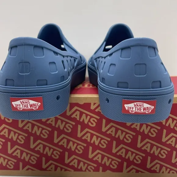 Vans Men’s Slip-On TrkCaptains BlueVN0A5HF8ZR8Sneakers