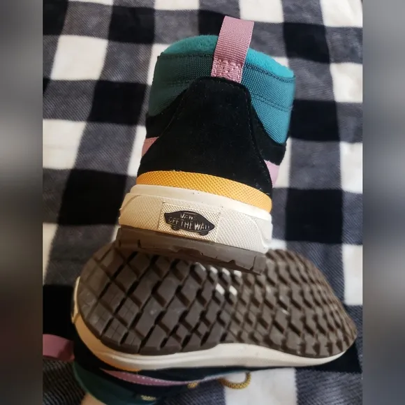 Vans • shoes • mens 4, womens 5.5, girls 3.5