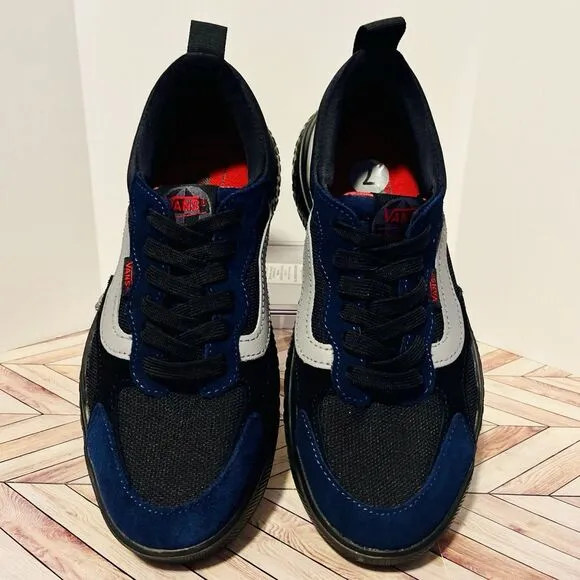 Vans UltraRange Neo VR3 Surf Essentials Shoes Black Navy VN000BCEYA6 M 7 W 8.5