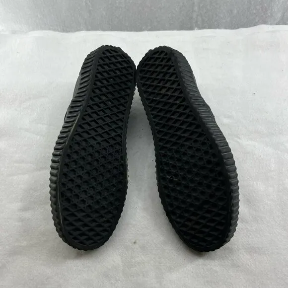 Vans x Marvel Shoes Mens Sz 7 Black Slip On Classic Cushioned Insole Logo Detail