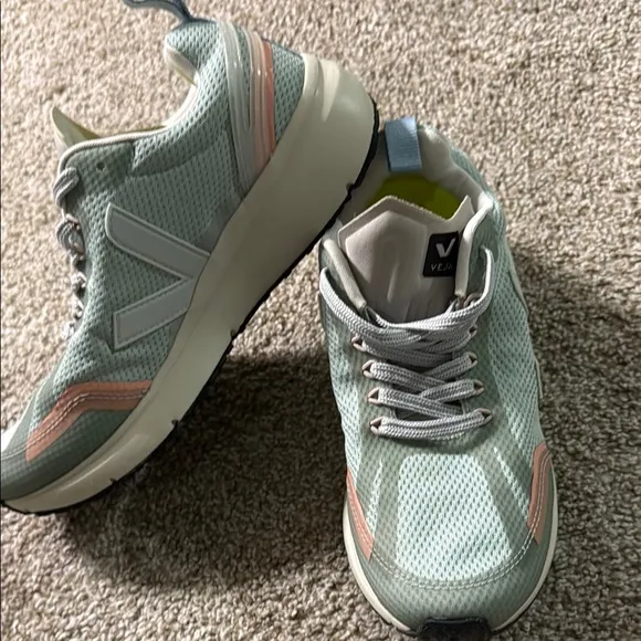 VEJA condor running sneakers _matcha /menthol size 9 women'ss