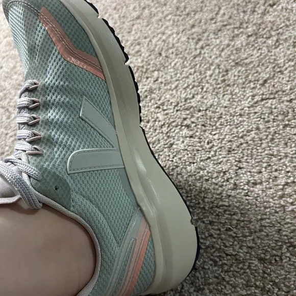 VEJA condor running sneakers _matcha /menthol size 9 women'ss