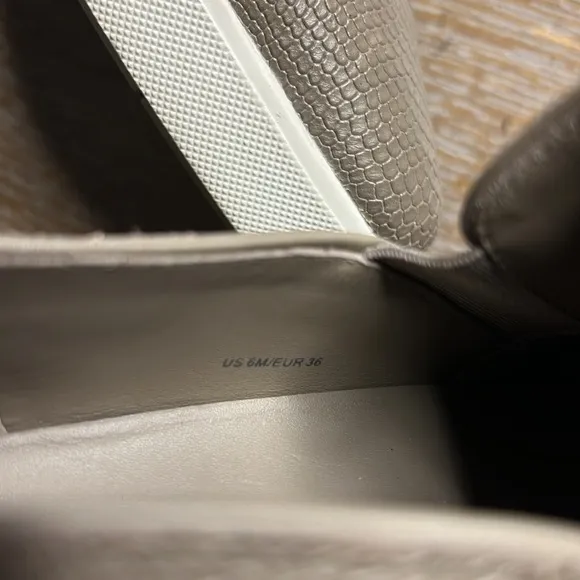 VINCE Tan Pointy Slip On Leather Shoes 6
