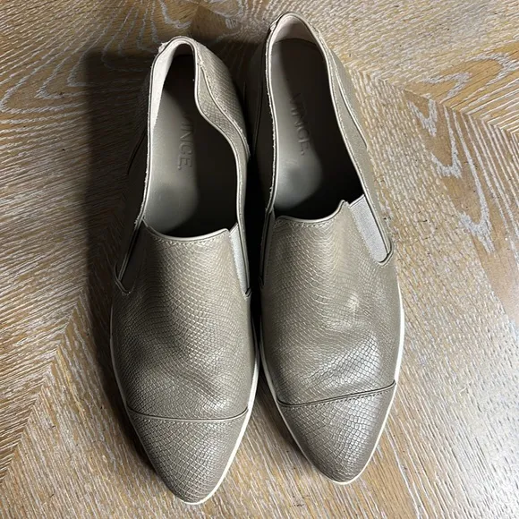 VINCE Tan Pointy Slip On Leather Shoes 6
