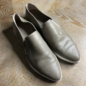 VINCE Tan Pointy Slip On Leather Shoes 6