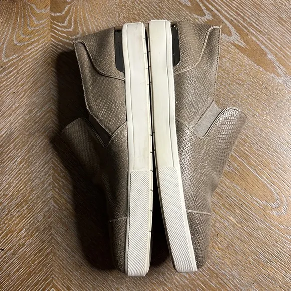 VINCE Tan Pointy Slip On Leather Shoes 6