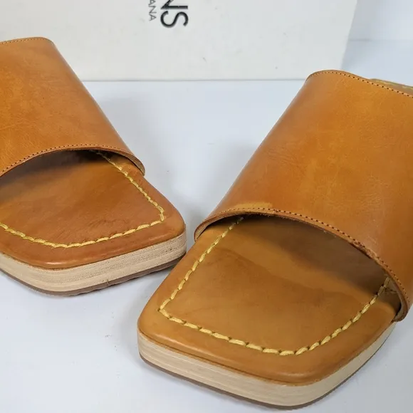 Vintage Dolce &amp; Gabanna square toe wood heel leather slides IOB  7