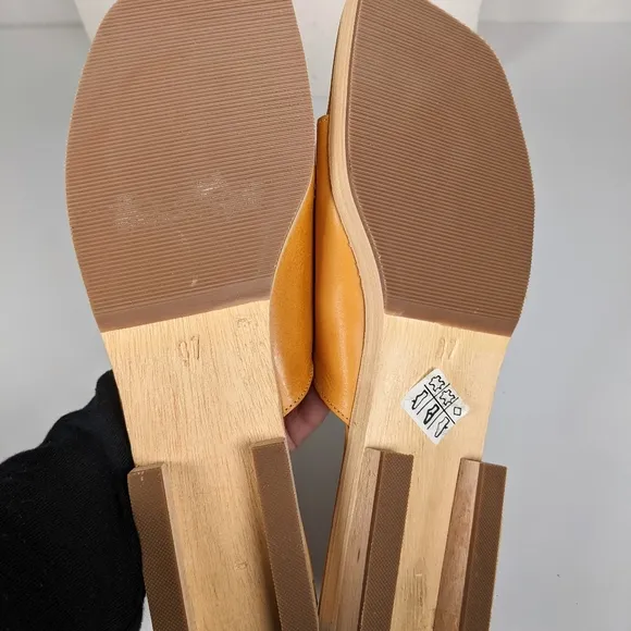 Vintage Dolce &amp; Gabanna square toe wood heel leather slides IOB  7