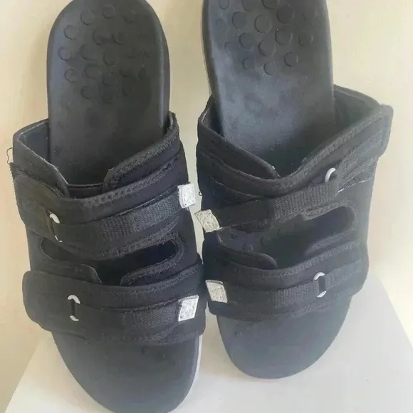Vionic Sarah Orthotic SupportiveSlide Sandals black color in good condition