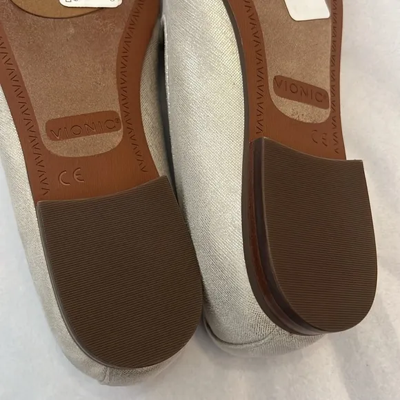 VIONIC WILLA SLIP ON FLAT