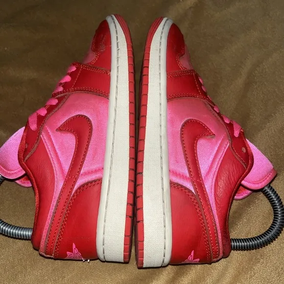 WMNS NIKE AIR JORDAN 1 LOW SE &quot;VALENTINES&quot; PINK BLAST-RED SZ 6 [FB9893-600] Shoe
