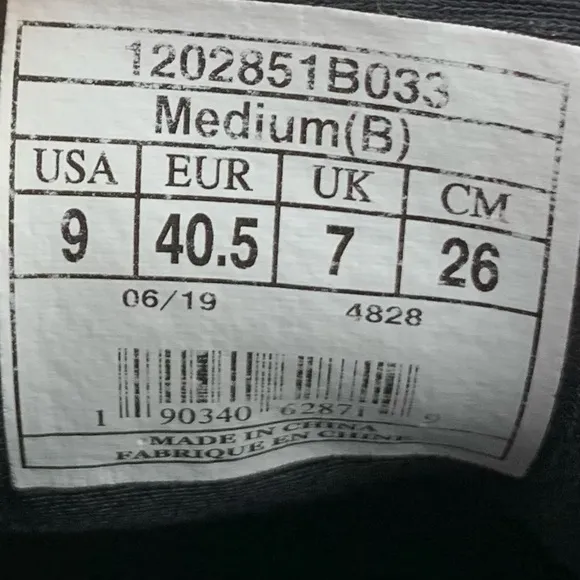 Womens Green/Gold Brooks Launch 6 running/walking shoes size 9