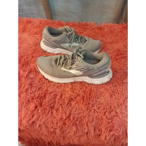 Women's Grey Brooks Adrenaline GTS 19 Guiderails Running Shoes Size 9